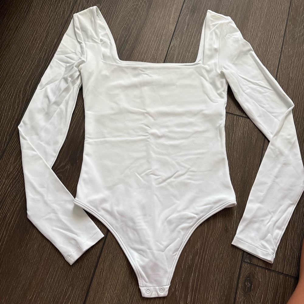 Aritzia Babaton contour bodysuit